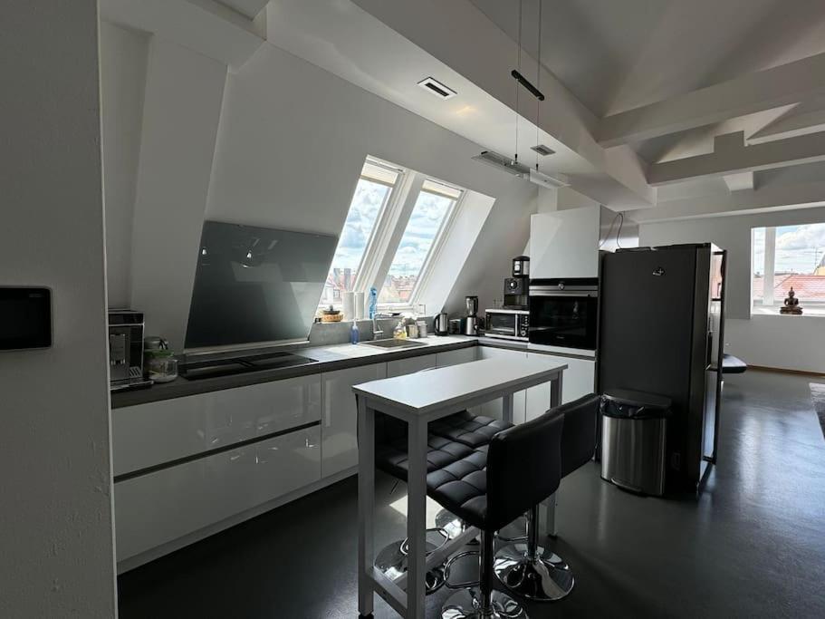6 Zimmer Maisonette-Penthouse Pool Dachterrasse Luxus ميونيخ المظهر الخارجي الصورة
